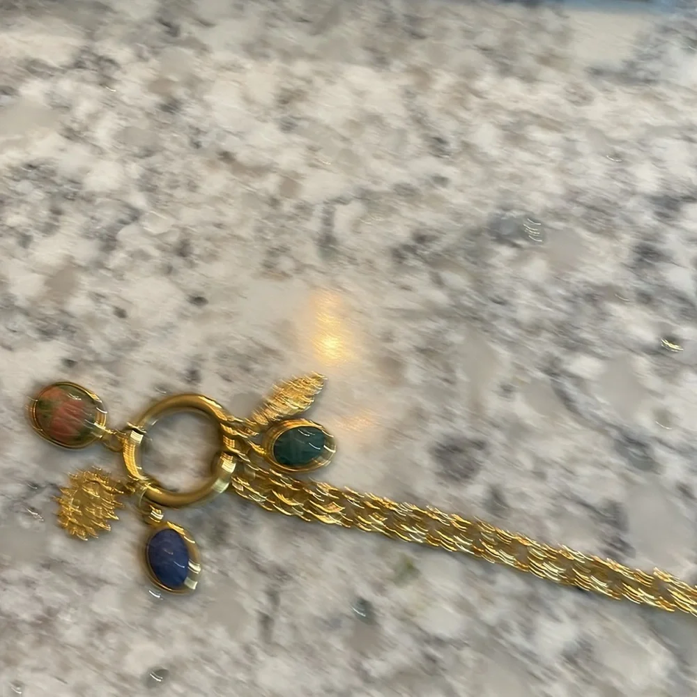 Joan Rivers gold tone necklace with charms - Picture 3 of 4